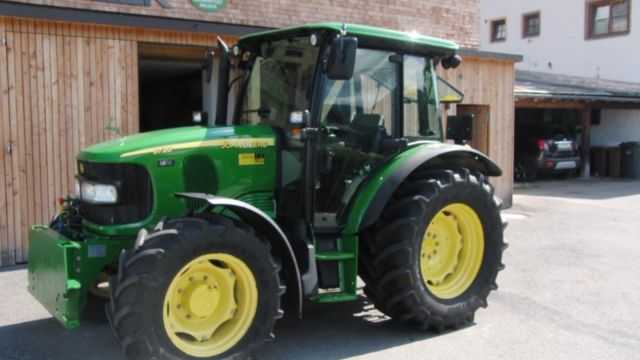 John Deere 5720